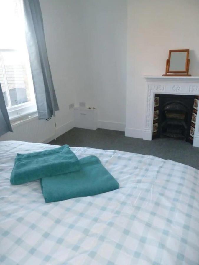 Top Floor Flat With Sea View 荷尼湾 外观 照片
