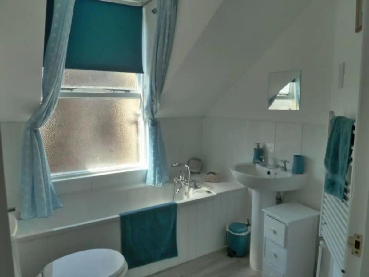 Top Floor Flat With Sea View 荷尼湾 外观 照片