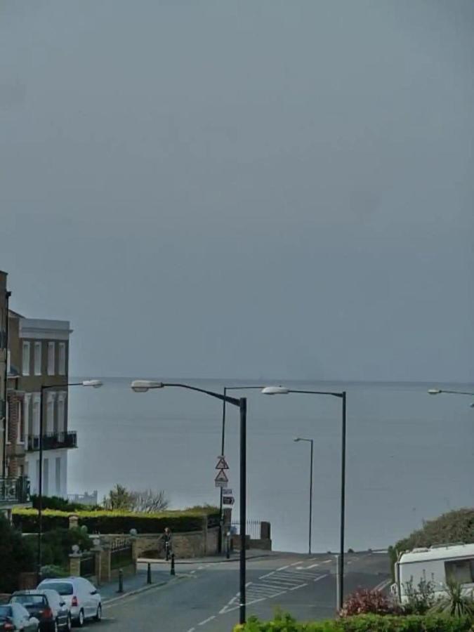 Top Floor Flat With Sea View 荷尼湾 外观 照片
